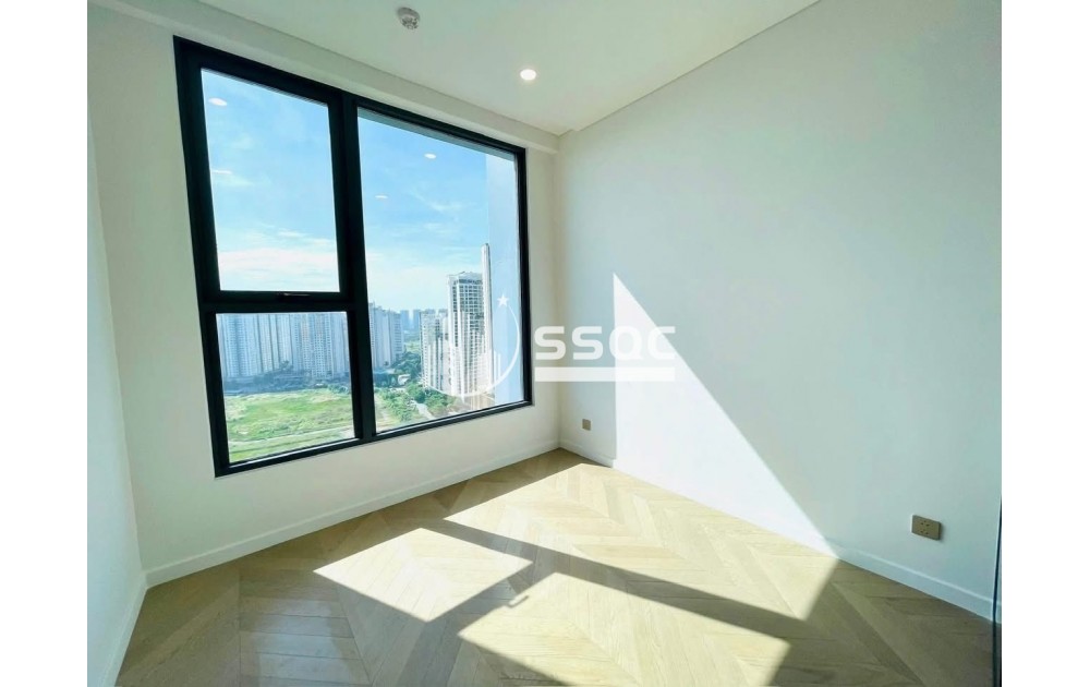 Cần chuyển nhượng căn góc đẹp 2PN tầng cao view thành phố lung linh