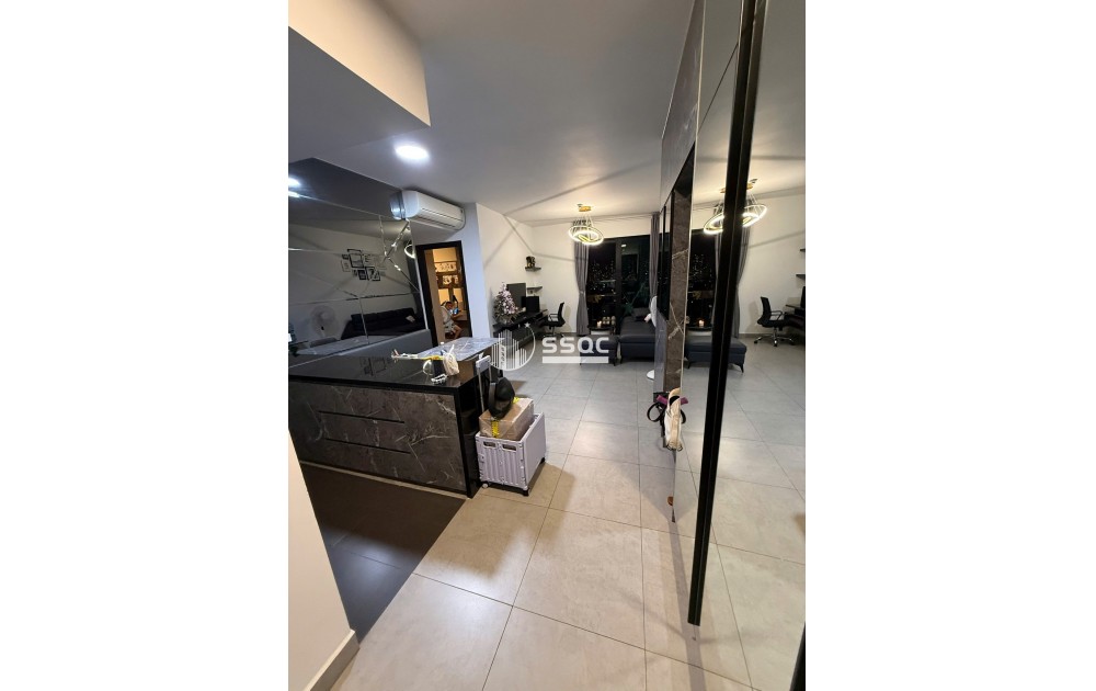 Chuyển nhượng căn hộ 2PN đầy đủ nội thất sẵn sổ hồng ban công tây bắc