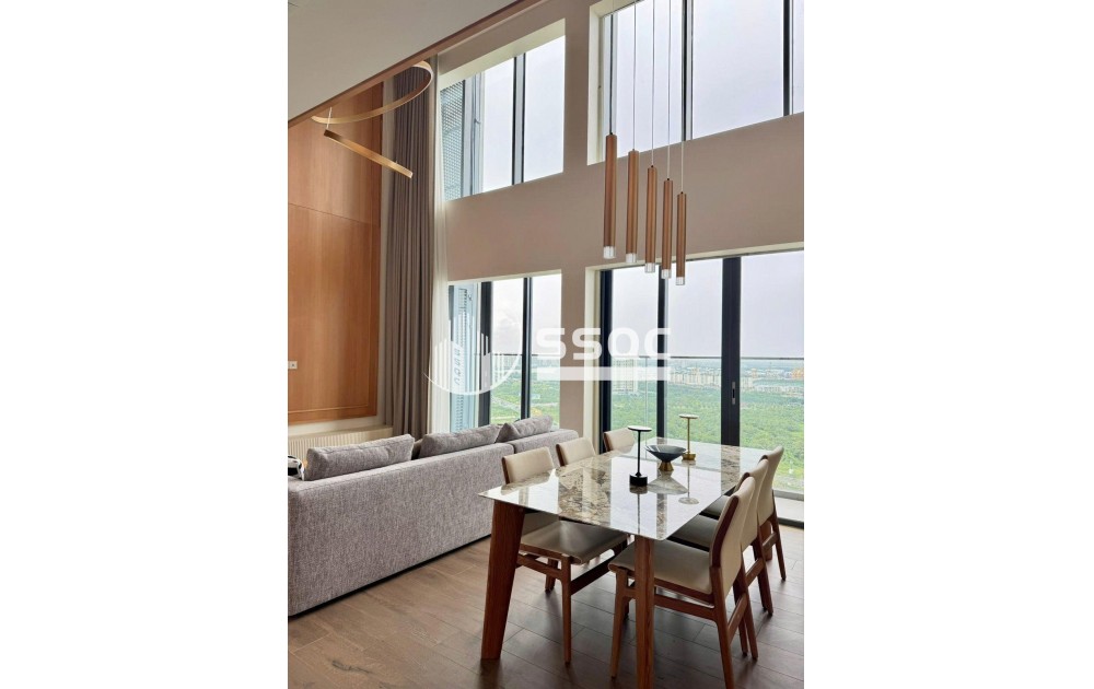 THE CREST METROPOLE – 