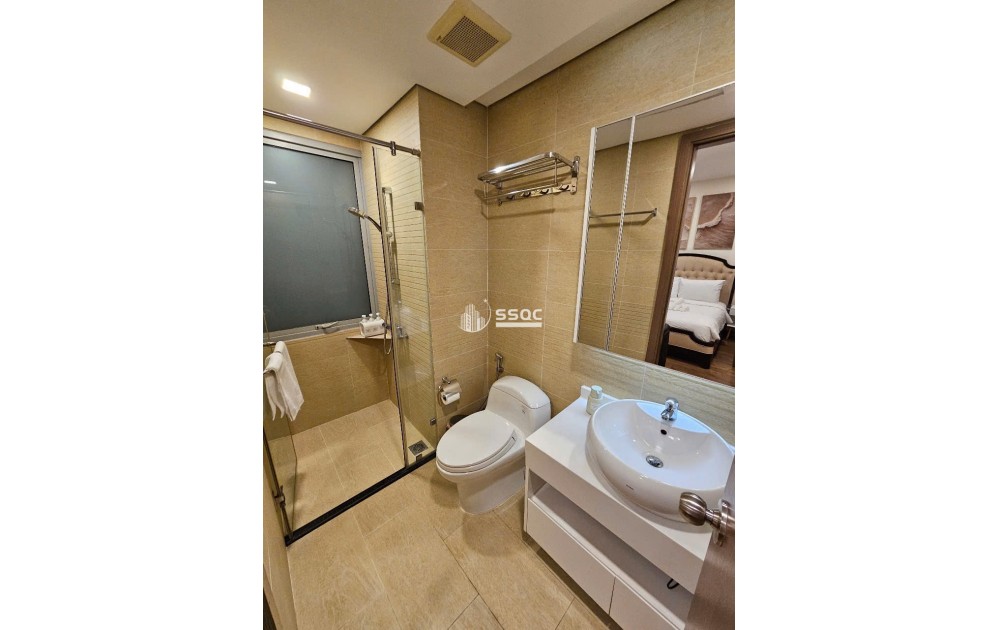 BÁN CĂN HỘ VINHOMES CENTRAL PARK, GIÁ 9.8 TỶ, 2 PHÒNG NGỦ - 71 M2, XÁCH VALI VÀO Ở