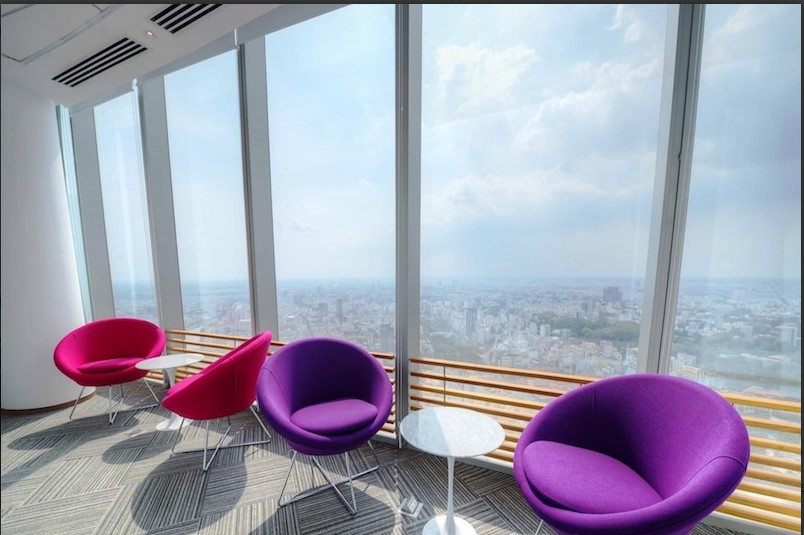 Sky Lounge ngắm toàn cảnh thành phố