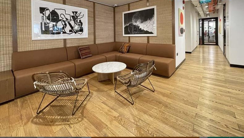 Sảnh tiếp khách và lounge thư giãn nội thất gỗ sang trọng
