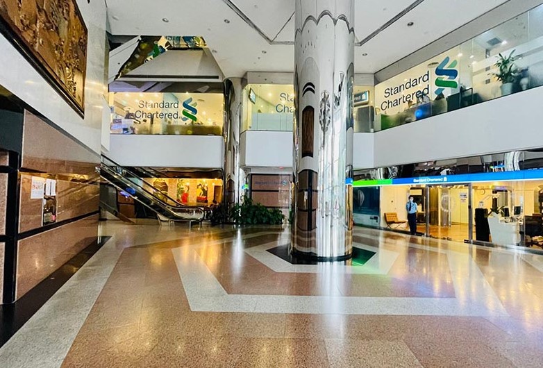 Quầy lễ tân đón tiếp khách tại Saigon Trade Center