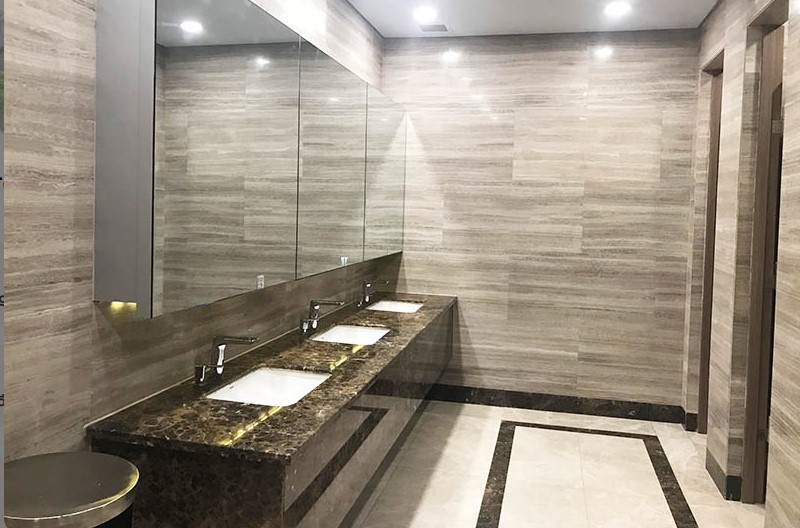 Khu vệ sinh cao cấp ốp đá granite tự nhiên tại mỗi tầng