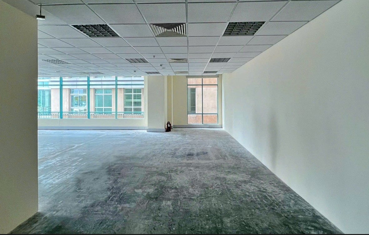 Góc văn phòng view thoáng đãng hướng ra không gian cây xanh trung tâm Quận 1