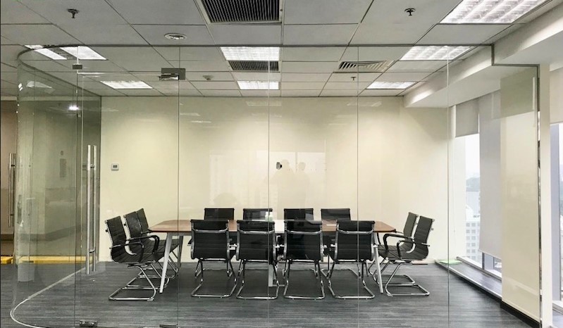 Phòng họp vách kính cong acoustic cách âm tuyệt đối