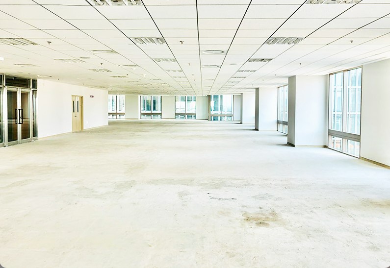 Diện tích mặt sàn văn phòng rộng lớn 1700m2 không cột