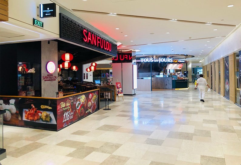 Khu phức hợp ẩm thực và mua sắm tích hợp bên trong mPlaza