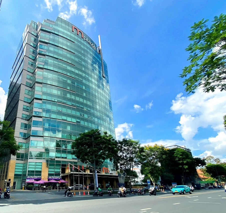 Toàn cảnh tòa nhà mPlaza Saigon góc ngã tư Lê Duẩn - Hai Bà Trưng